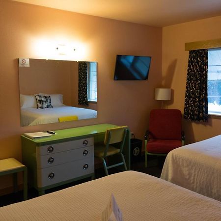 Holiday Music Motel Sturgeon Bay Buitenkant foto