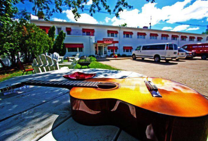 Holiday Music Motel Sturgeon Bay Buitenkant foto