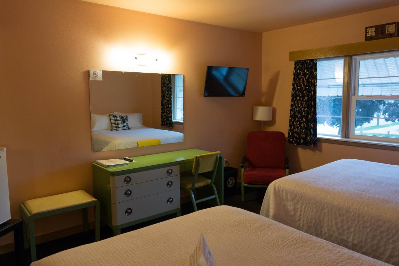 Holiday Music Motel Sturgeon Bay Buitenkant foto