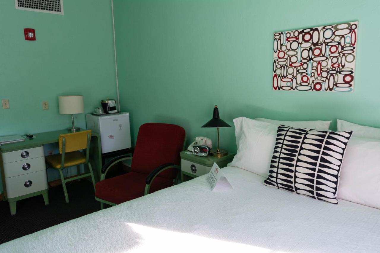 Holiday Music Motel Sturgeon Bay Buitenkant foto