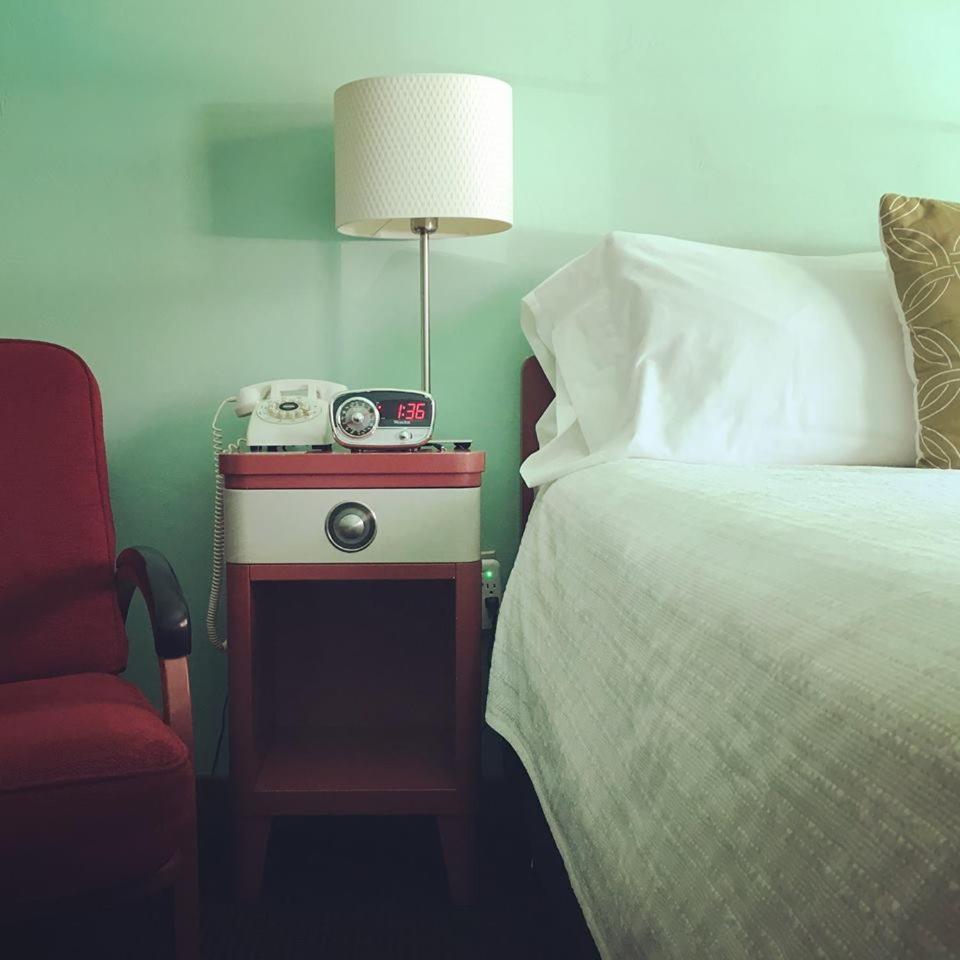 Holiday Music Motel Sturgeon Bay Buitenkant foto