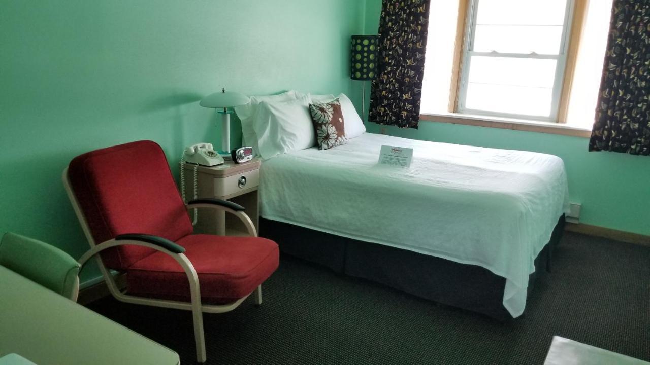 Holiday Music Motel Sturgeon Bay Buitenkant foto